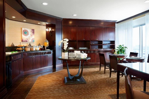 Delta Hotels by Marriott Montreal image 14