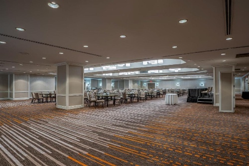 Delta Hotels by Marriott Montreal image 20